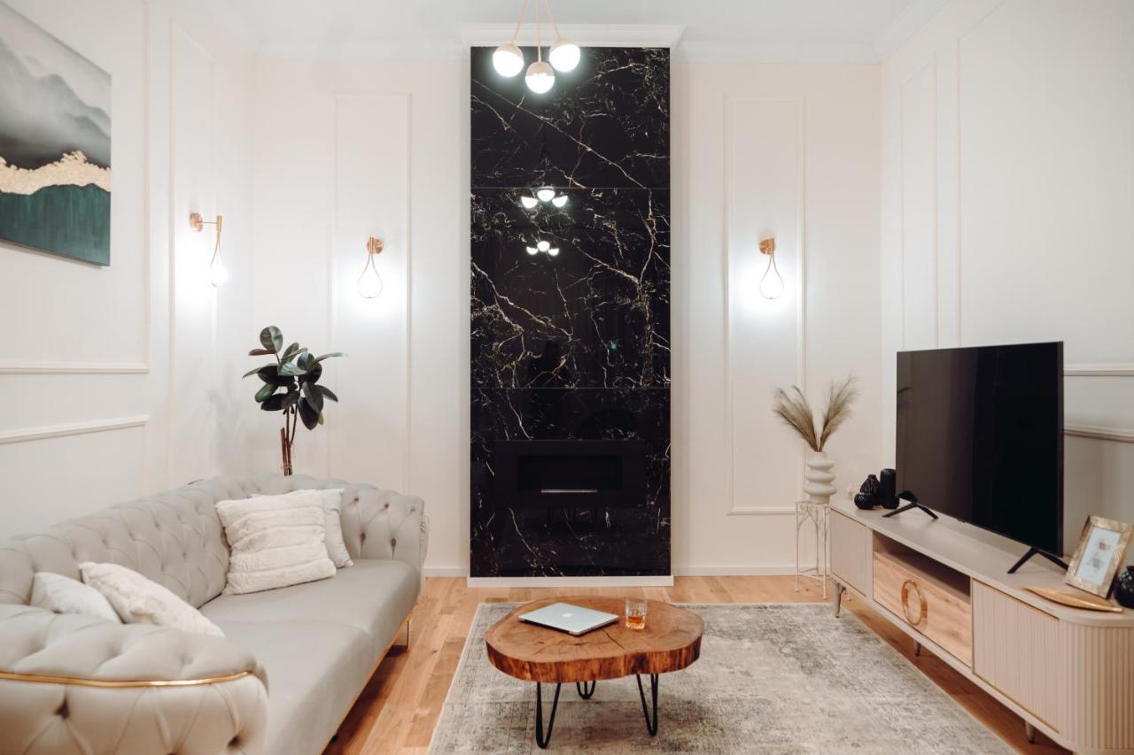 Fabulous And Fancy City Center Designer Apartment كلوج-نابوكا المظهر الخارجي الصورة