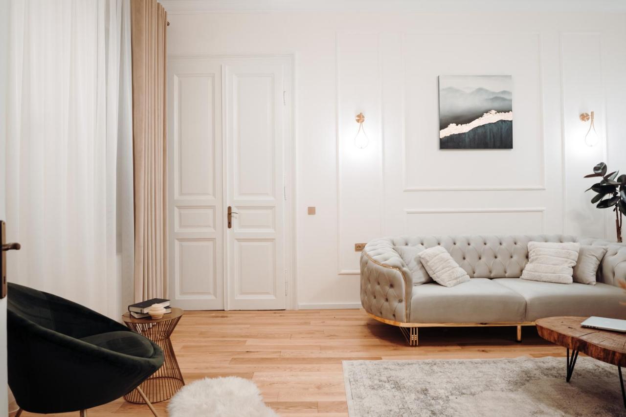 Fabulous And Fancy City Center Designer Apartment كلوج-نابوكا المظهر الخارجي الصورة