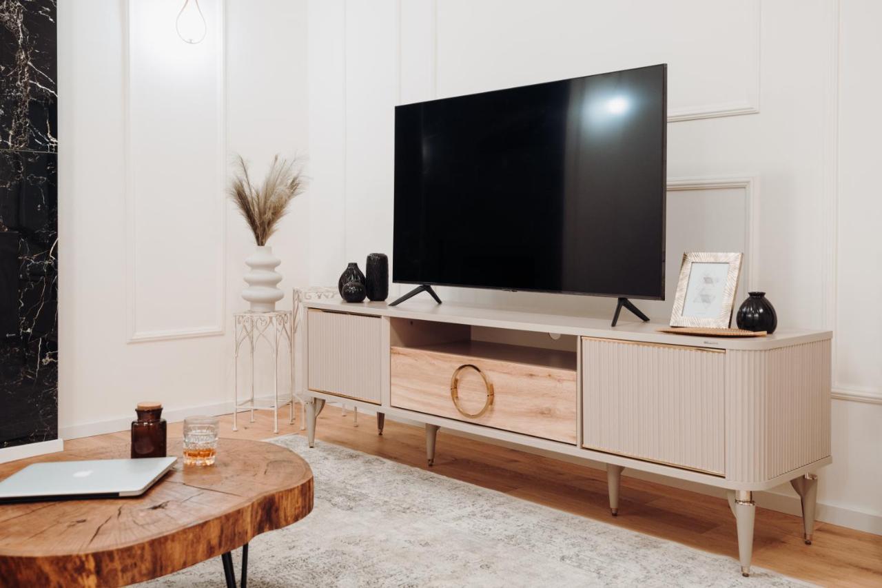 Fabulous And Fancy City Center Designer Apartment كلوج-نابوكا المظهر الخارجي الصورة