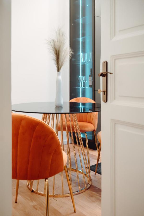 Fabulous And Fancy City Center Designer Apartment كلوج-نابوكا المظهر الخارجي الصورة