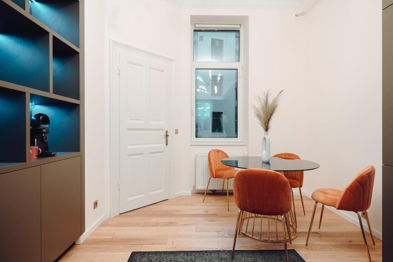Fabulous And Fancy City Center Designer Apartment كلوج-نابوكا المظهر الخارجي الصورة