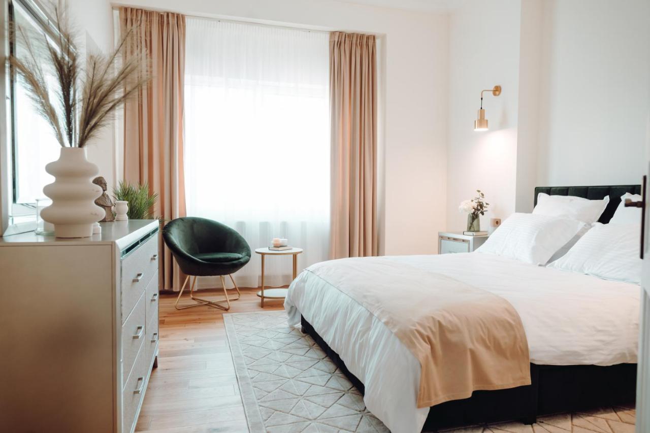 Fabulous And Fancy City Center Designer Apartment كلوج-نابوكا المظهر الخارجي الصورة