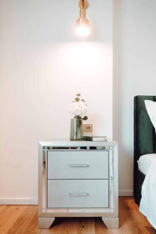 Fabulous And Fancy City Center Designer Apartment كلوج-نابوكا المظهر الخارجي الصورة