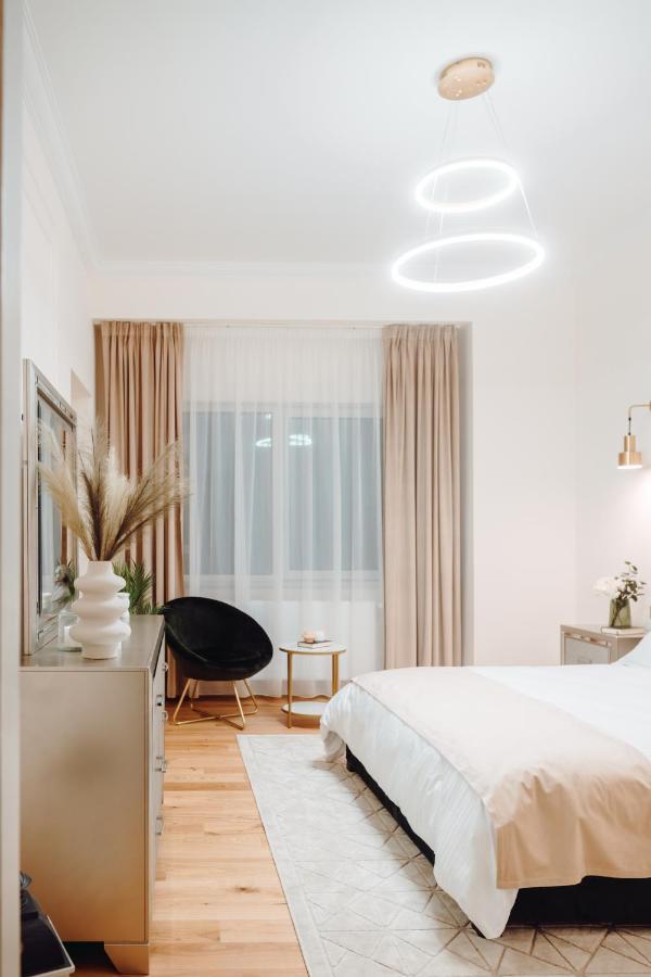 Fabulous And Fancy City Center Designer Apartment كلوج-نابوكا المظهر الخارجي الصورة