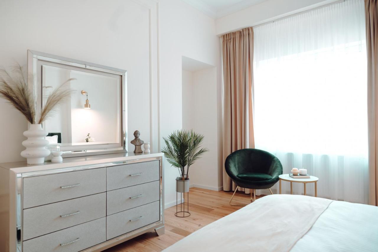 Fabulous And Fancy City Center Designer Apartment كلوج-نابوكا المظهر الخارجي الصورة