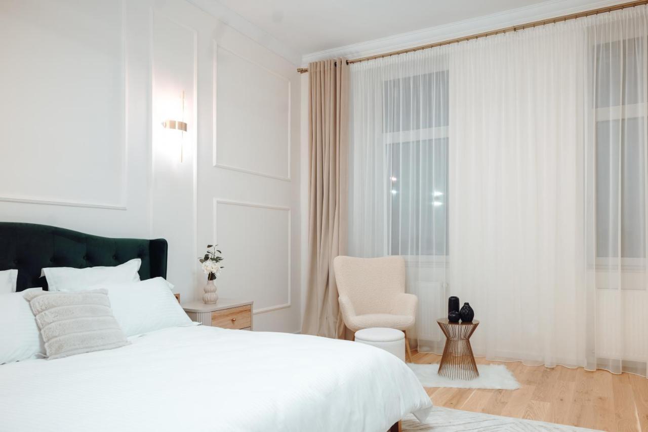 Fabulous And Fancy City Center Designer Apartment كلوج-نابوكا المظهر الخارجي الصورة